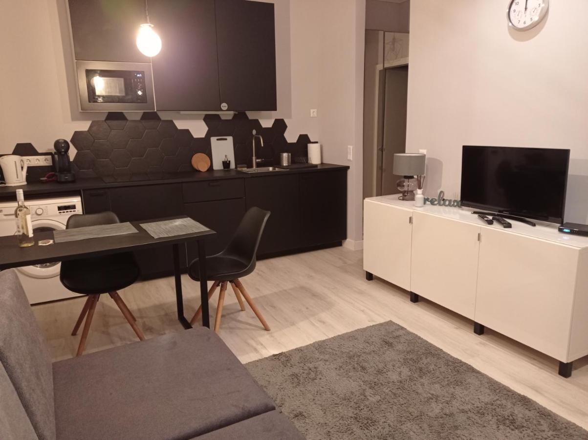 Greyblack Styles Apartment Budapest Esterno foto