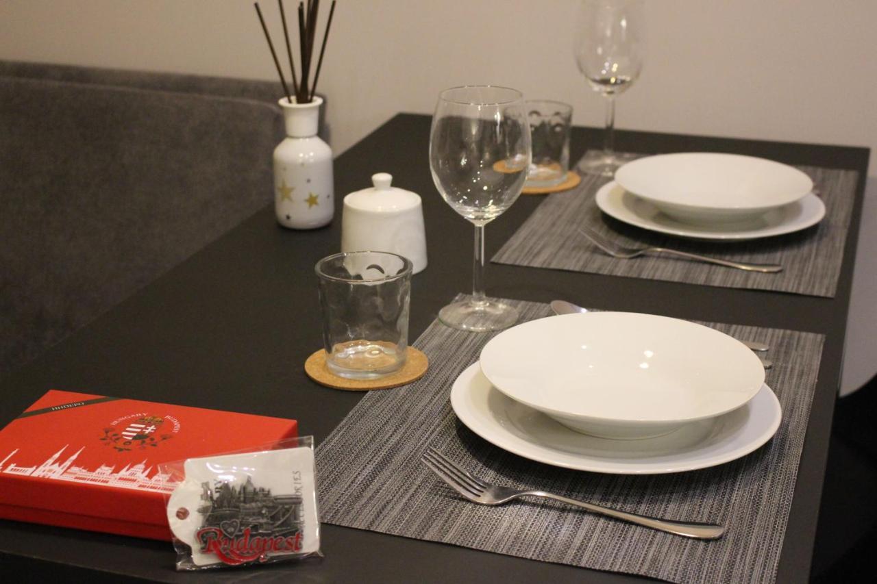 Greyblack Styles Apartment Budapest Esterno foto